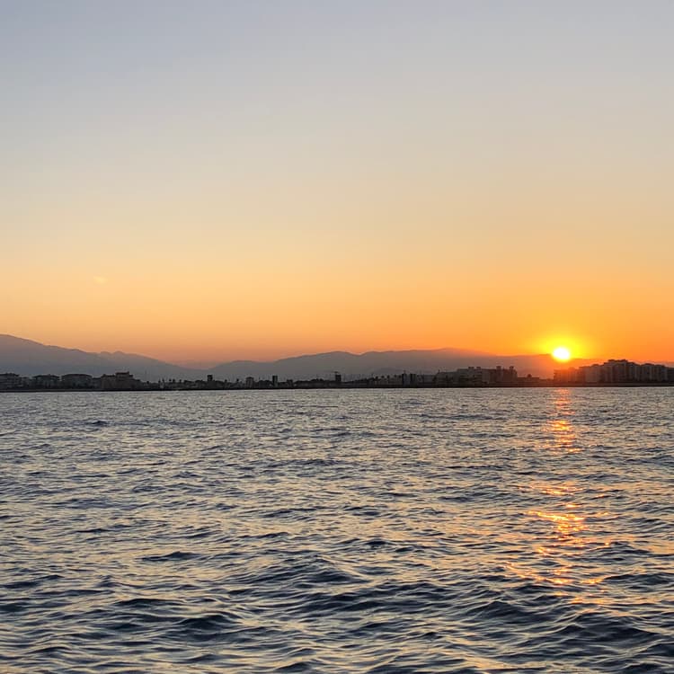 couché de soleil sur étang