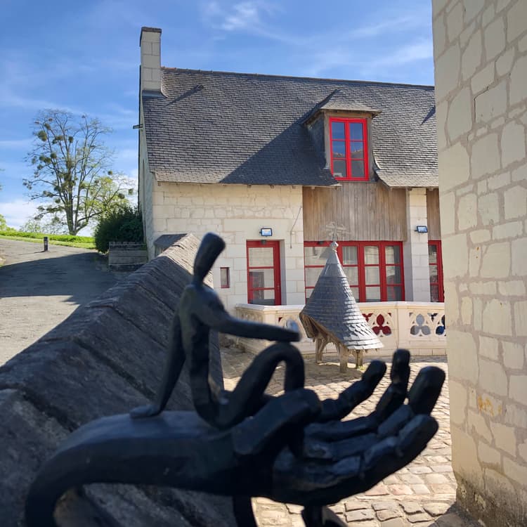 statut en métal